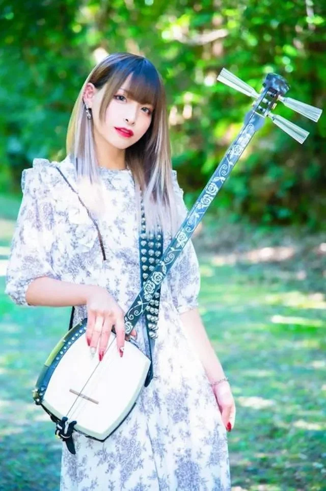 Momotani Riri av